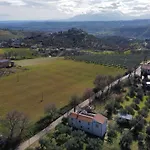 Lory Bed & Breakfast 3*