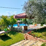 Lory Bed & Breakfast Elice
