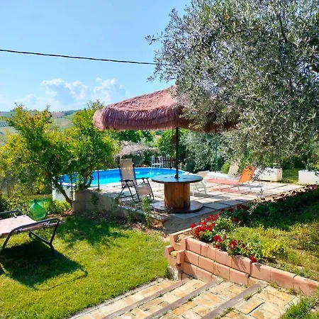 Lory Bed & Breakfast Elice