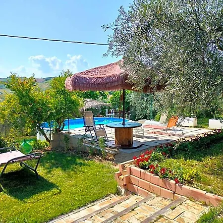 Lory Bed & Breakfast Elice