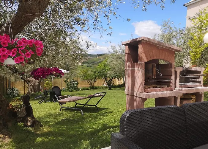 Alojamento de Acomodação e Pequeno-almoço Lory Elice