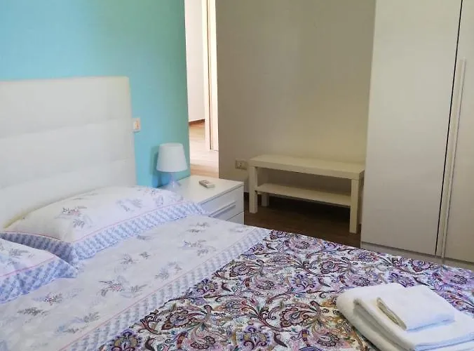 Alojamento de Acomodação e Pequeno-almoço Lory